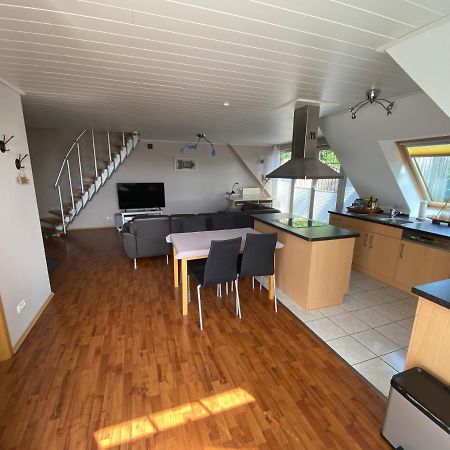 Moderne Maisonette-Wohnung Am Karpfenteich; Modern Apartment With View Of The Carp Pond Barmstedt Luaran gambar