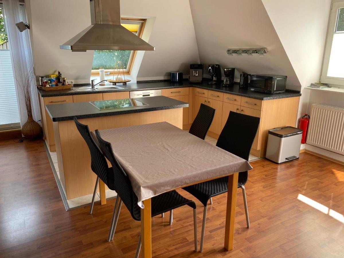 Moderne Maisonette-Wohnung Am Karpfenteich; Modern Apartment With View Of The Carp Pond Barmstedt Luaran gambar