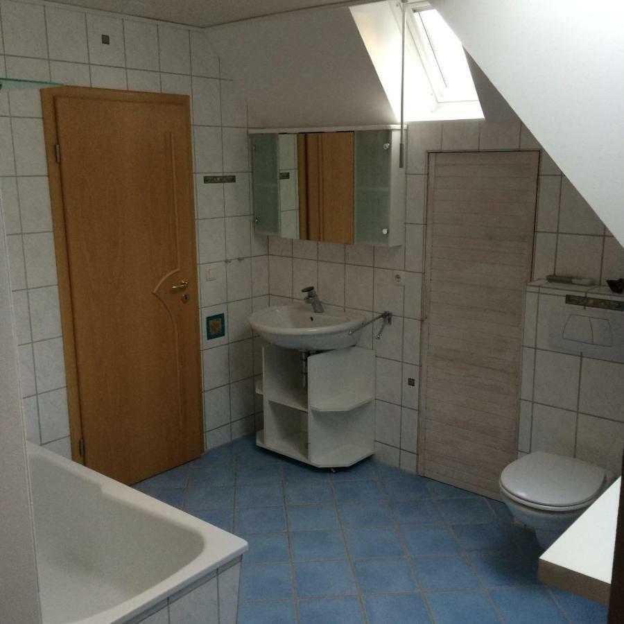 Moderne Maisonette-Wohnung Am Karpfenteich; Modern Apartment With View Of The Carp Pond Barmstedt Luaran gambar