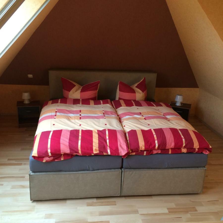 Moderne Maisonette-Wohnung Am Karpfenteich; Modern Apartment With View Of The Carp Pond Barmstedt Luaran gambar